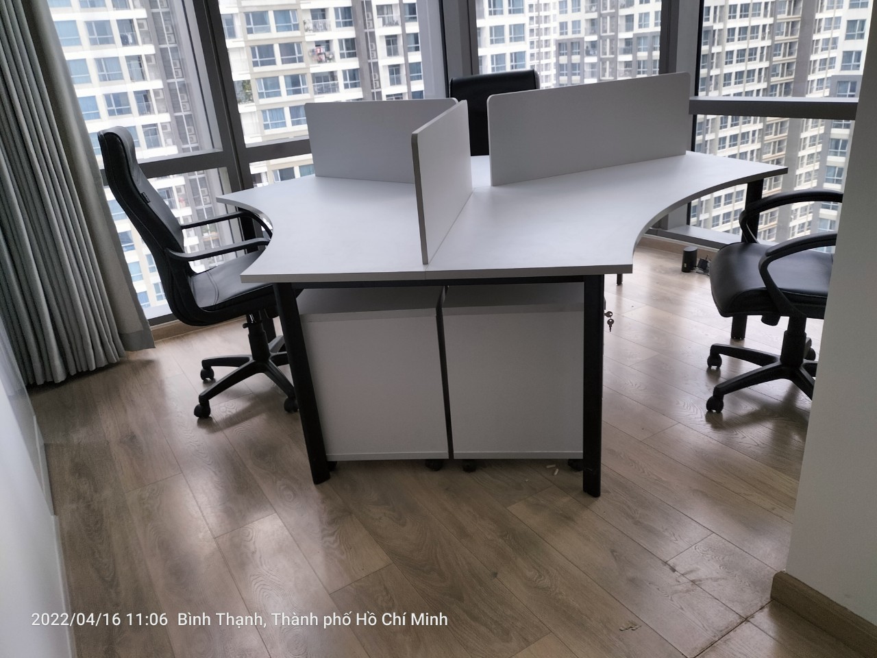 Cụm bàn làm việc 3 chỗ CBLG-03